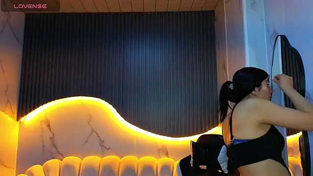 Eilyn love b online show from October 20, 12:49 pm