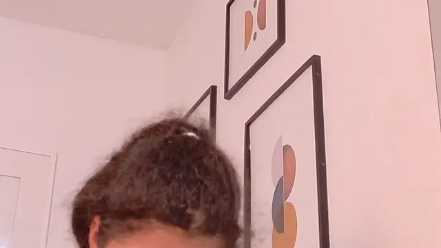 shyblacksweetiee online show from April 15, 3:02 am