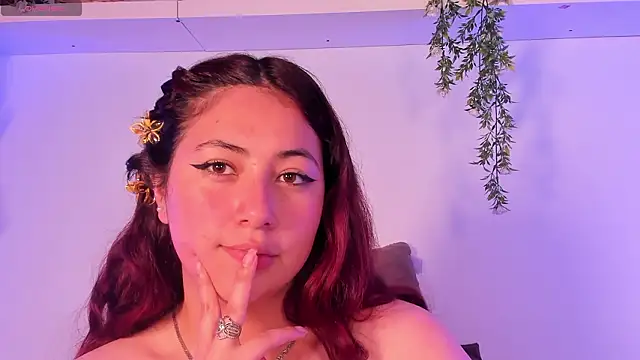 Nicolle Evanss  online show from February 3, 6:51 am