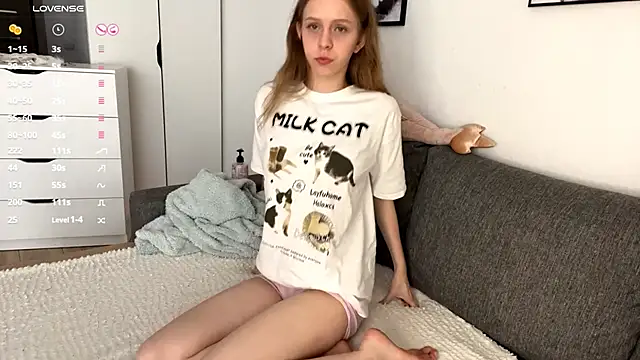 Snapshot of Naughtybaby11 chatting on October 10, 8:46 am Naughtybaby11 online show from October 10, 8:46 am