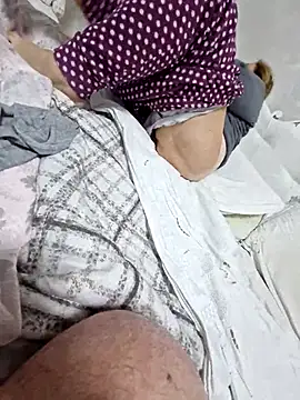 Monella52 online show from December 3, 9:35 pm