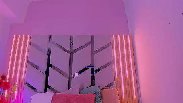 Snapshot of Sweet_Salome1 chatting on July 1, 1:02 pm Sweet Salome1 online show from July 1, 1:02 pm
