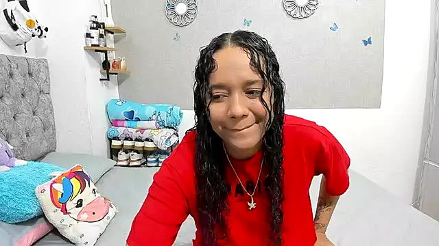 Snapshot of nay_and_aleja1 chatting on October 9, 3:37 am nay and aleja1 online show from October 9, 3:37 am