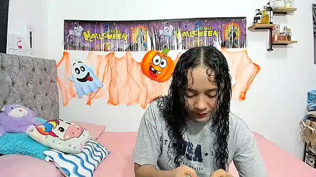 nay and aleja1 online show from October 29, 3:09 am