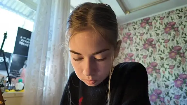 Witching Moon online show from September 16, 7:42 am