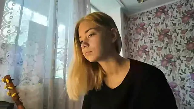 Witching Moon online show from September 26, 7:45 am