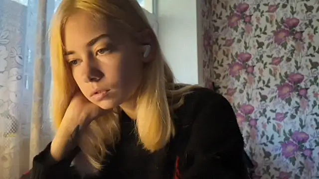 Witching Moon online show from September 27, 7:57 am