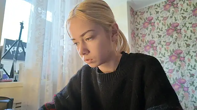 Witching Moon online show from October 3, 8:11 am