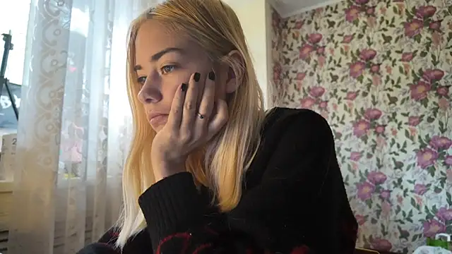 Witching Moon online show from October 4, 7:28 am