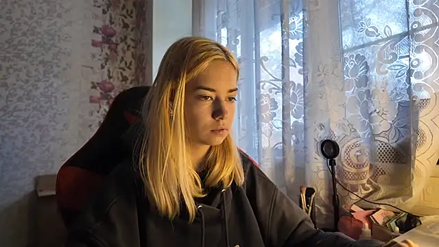 Witching Moon online show from October 15, 7:30 am