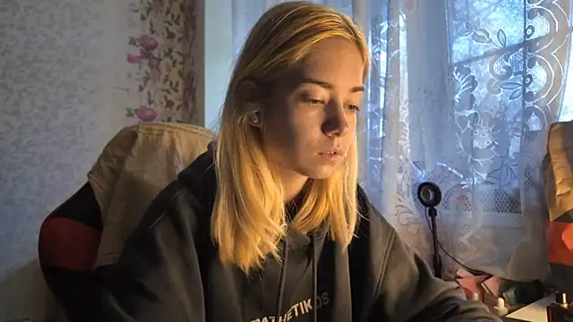 Witching Moon online show from October 17, 7:11 am