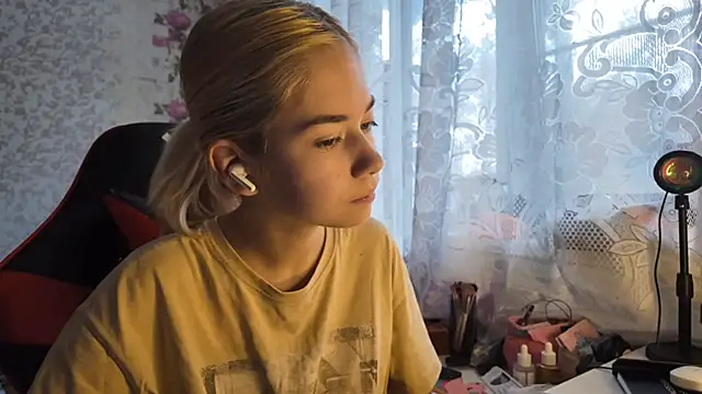 Witching Moon online show from October 30, 7:32 am