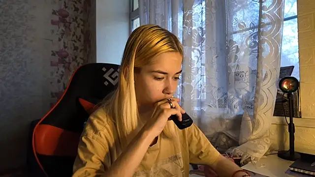 Witching Moon online show from November 12, 7:31 am