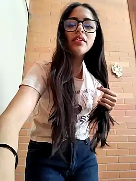 Goddesscut333 online show from November 6, 6:42 pm