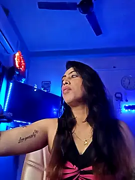 Snapshot of Love_Beauty01 chatting on February 4, 6:36 pm Love Beauty01 online show from February 4, 6:36 pm