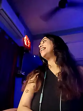 Snapshot of Love_Beauty01 chatting on February 11, 6:35 pm Love Beauty01 online show from February 11, 6:35 pm