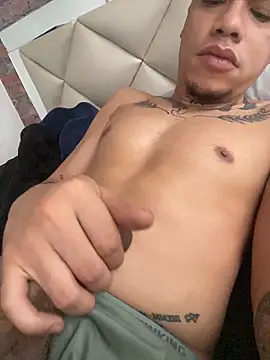 AlphaMasterXxx online show from May 21, 1:07 pm