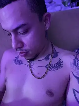 AlphaMasterXxx online show from May 28, 7:38 am