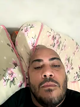 Snapshot of Morenocasado34liberal chatting on November 10, 1:10 pm Morenocasado34liberal online show from November 10, 1:10 pm