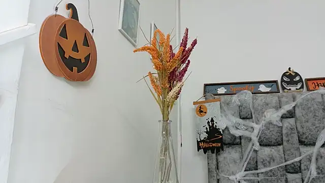 Lizbeth Rouse online show from October 30, 10:38 am