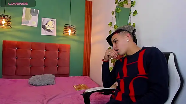 Aisha andy online show from October 18, 3:42 am