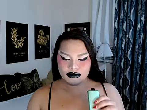 TSbrianaHugeCock online show from December 18, 4:24 pm