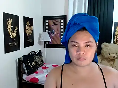 Snapshot of TSbrianaHugeCock chatting on February 10, 1:59 pm TSbrianaHugeCock online show from February 10, 1:59 pm