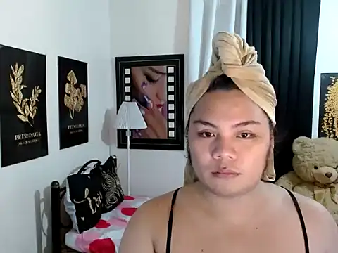 Snapshot of TSbrianaHugeCock chatting on February 13, 1:29 pm TSbrianaHugeCock online show from February 13, 1:29 pm