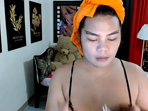 TSbrianaHugeCock online show from May 14, 12:45 pm