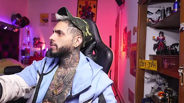 logan hugh8 online show from April 5, 6:54 am