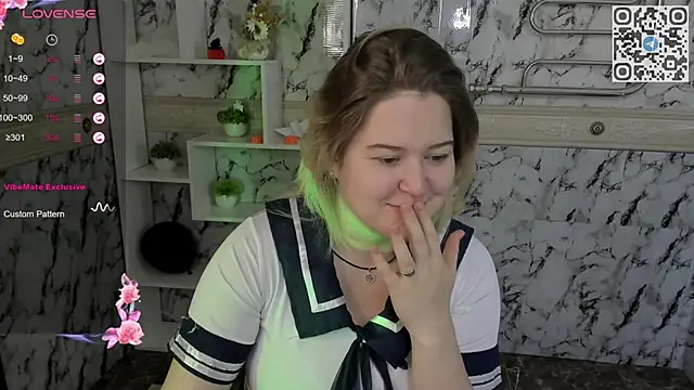 HelenHartt online show from November 4, 6:01 am