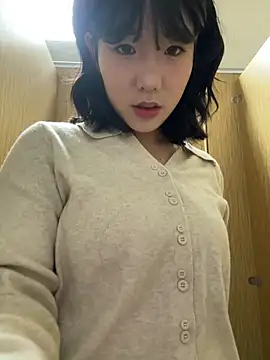 luluya1314 online show from April 8, 11:21 am