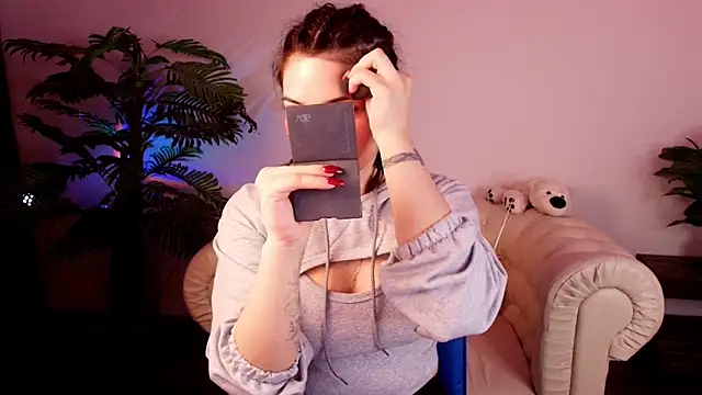 Snapshot of Dark_Moni chatting on February 18, 2:40 am Dark Moni online show from February 18, 2:40 am