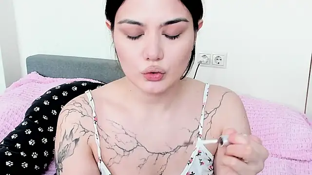 Dark Moni online show from April 18, 2:48 am