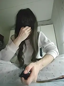 Snapshot of SweetSun69 chatting on February 4, 9:31 pm SweetSun69 online show from February 4, 9:31 pm