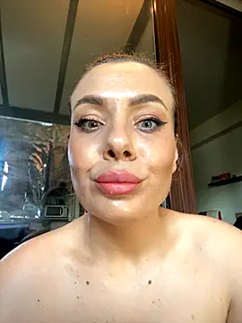 Snapshot of emmasweett11 chatting on October 5, 7:39 am emmasweett11 online show from October 5, 7:39 am