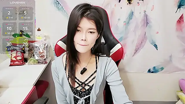 Alina10932 online show from December 15, 9:13 am