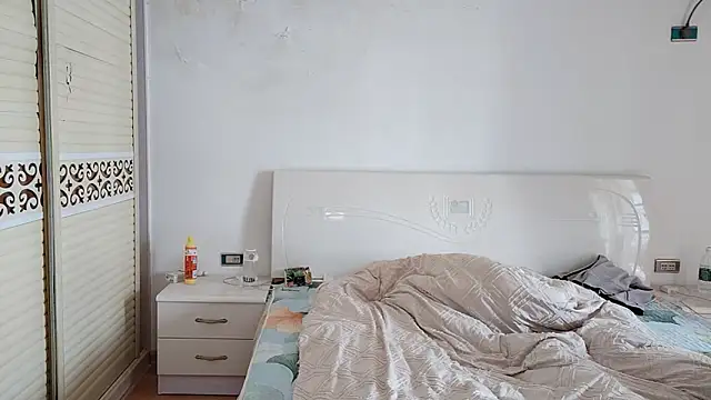 xxz98 online show from December 16, 5:23 am