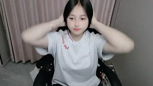 Snapshot of xxz98 chatting on April 10, 11:15 am xxz98 online show from April 10, 11:15 am