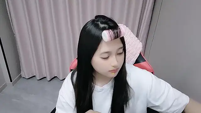 Snapshot of xxz98 chatting on May 3, 1:06 pm xxz98 online show from May 3, 1:06 pm