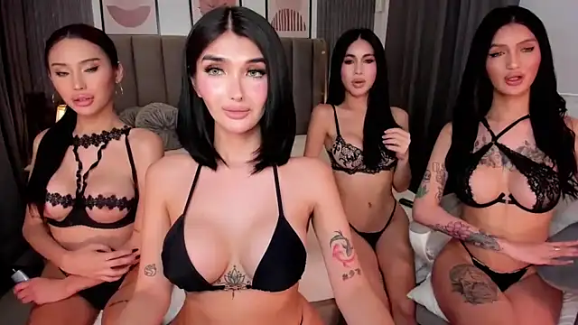 Snapshot of GeorginaMiller04 chatting on October 20, 6:47 am GeorginaMiller04 online show from October 20, 6:47 am