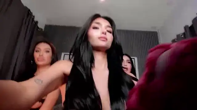 Snapshot of GeorginaMiller04 chatting on October 25, 5:37 am GeorginaMiller04 online show from October 25, 5:37 am