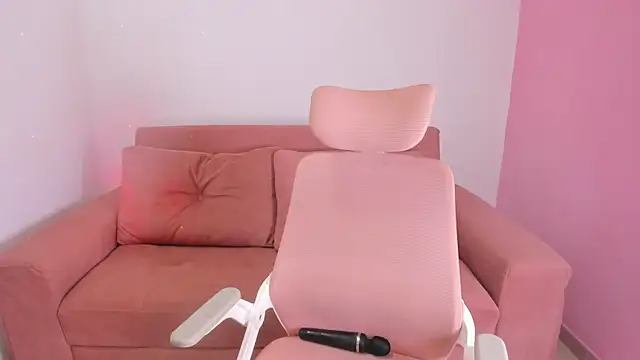 Emiss Jones online show from January 10, 3:36 pm