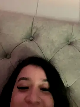 Aliciawhitee online show from October 7, 11:35 pm