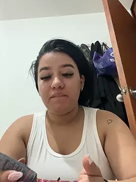 Aliciawhitee online show from October 15, 12:44 am