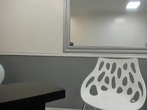 Snapshot of Oriana_Jhonson chatting on April 14, 11:27 am Oriana Jhonson online show from April 14, 11:27 am