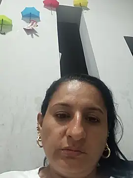 Snapshot of Titiss8921 chatting on September 27, 1:21 am Titiss8921 online show from September 27, 1:21 am