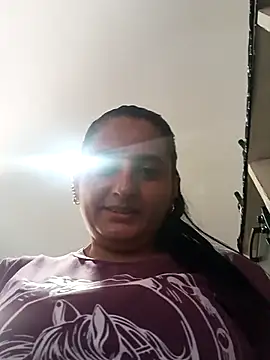 Snapshot of Titiss8921 chatting on October 17, 3:36 pm Titiss8921 online show from October 17, 3:36 pm