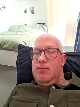 geilerd122 online show from April 6, 1:34 pm