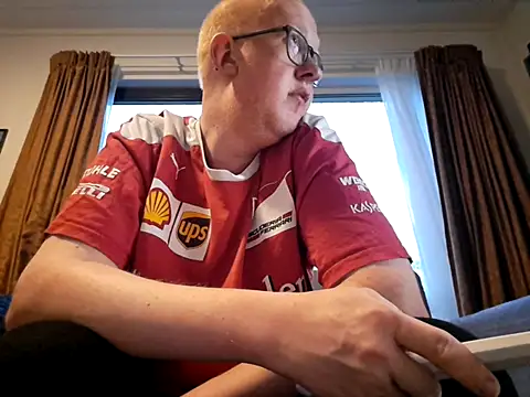 geilerd122 online show from April 15, 6:48 pm